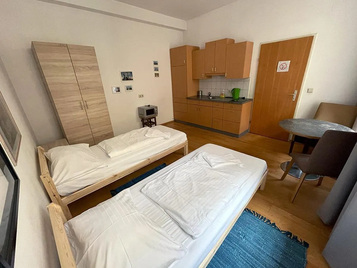 Gartl Apartments Wien Hostel