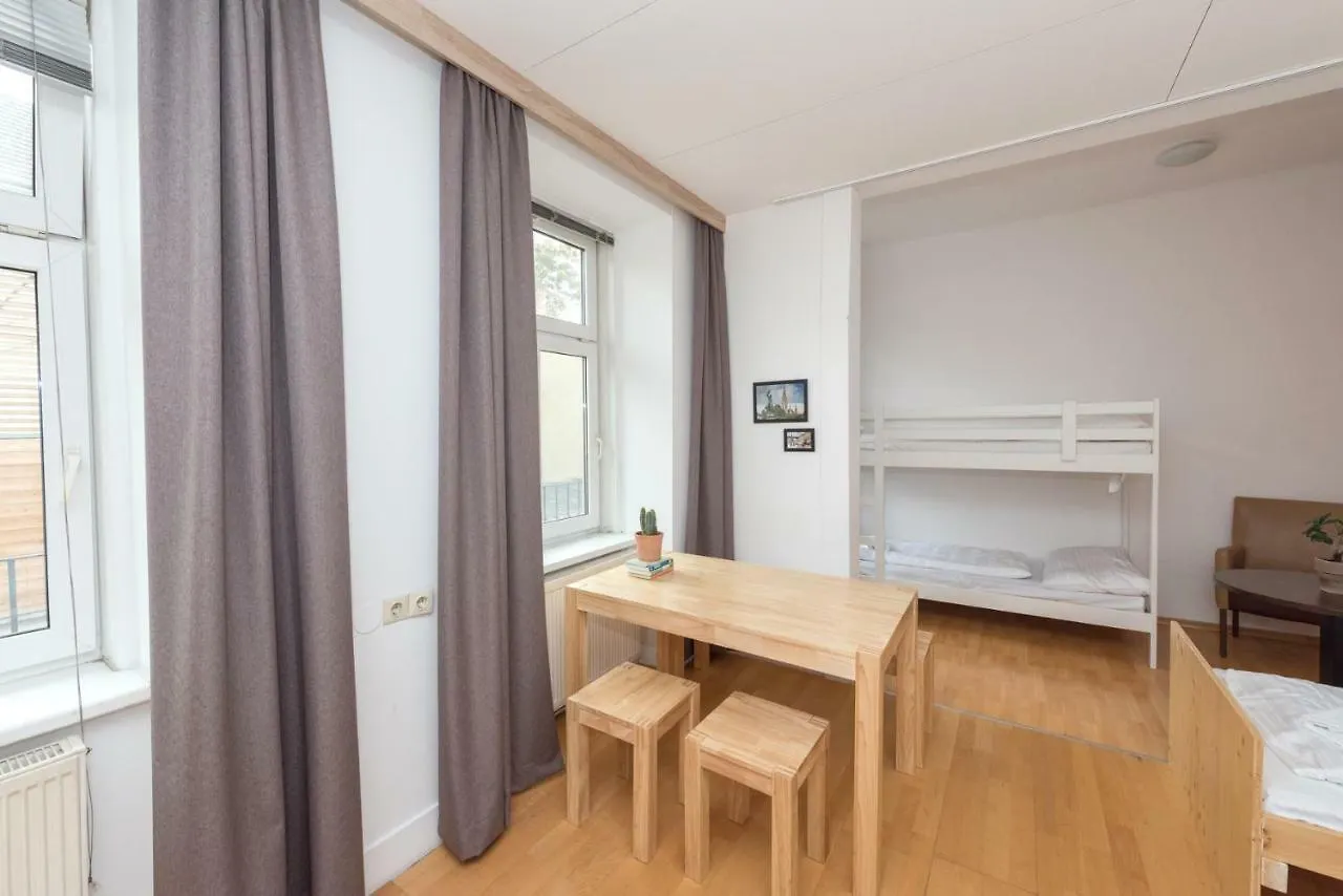 Gartl Apartments Wien 0*,