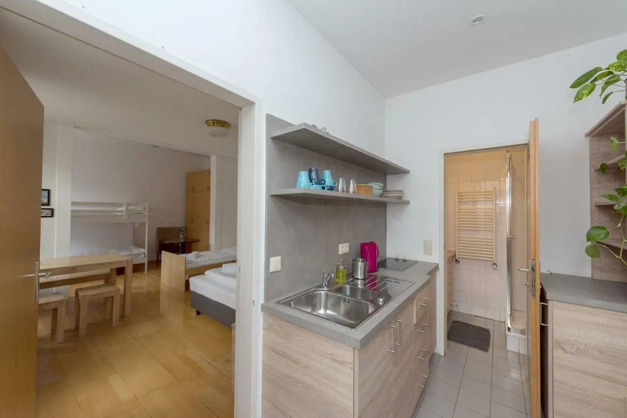 Hostel Gartl Apartments Wien