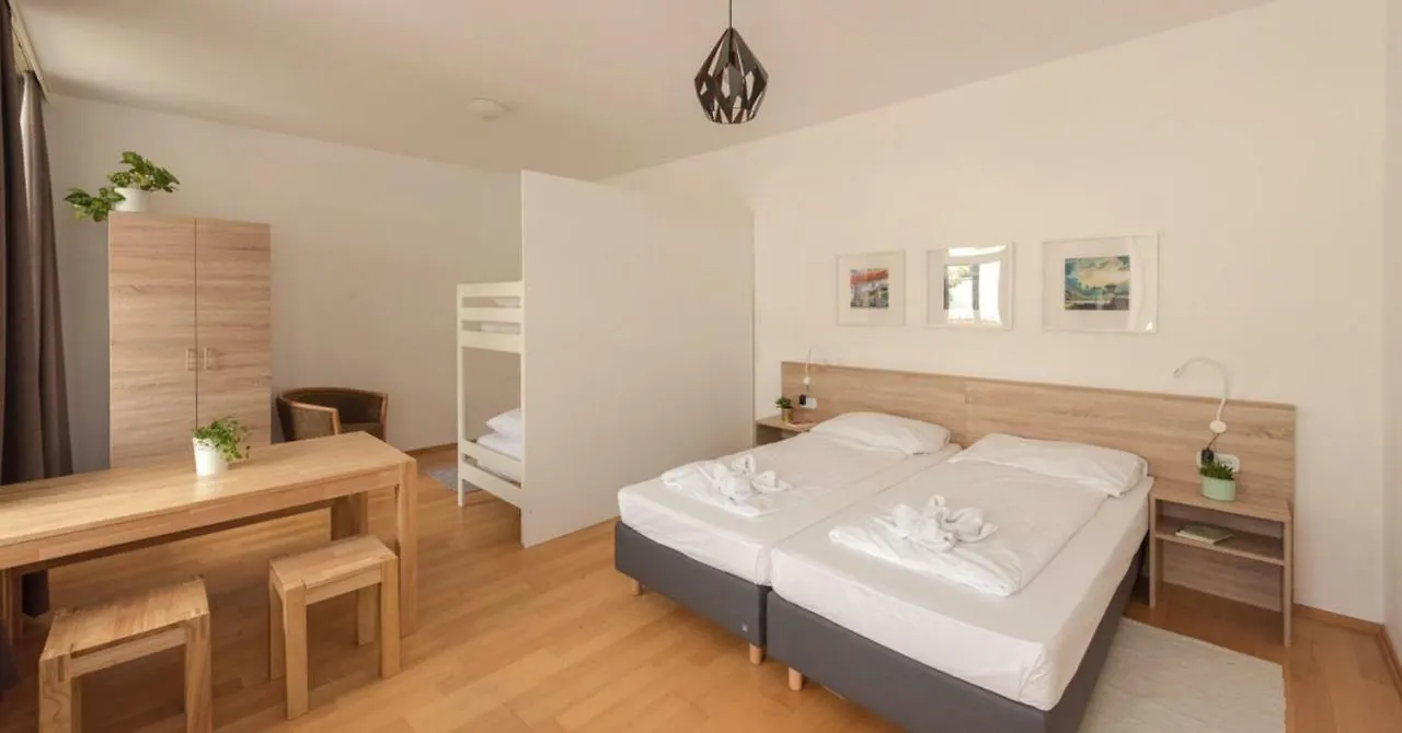 Gartl Apartments Wien Hostel