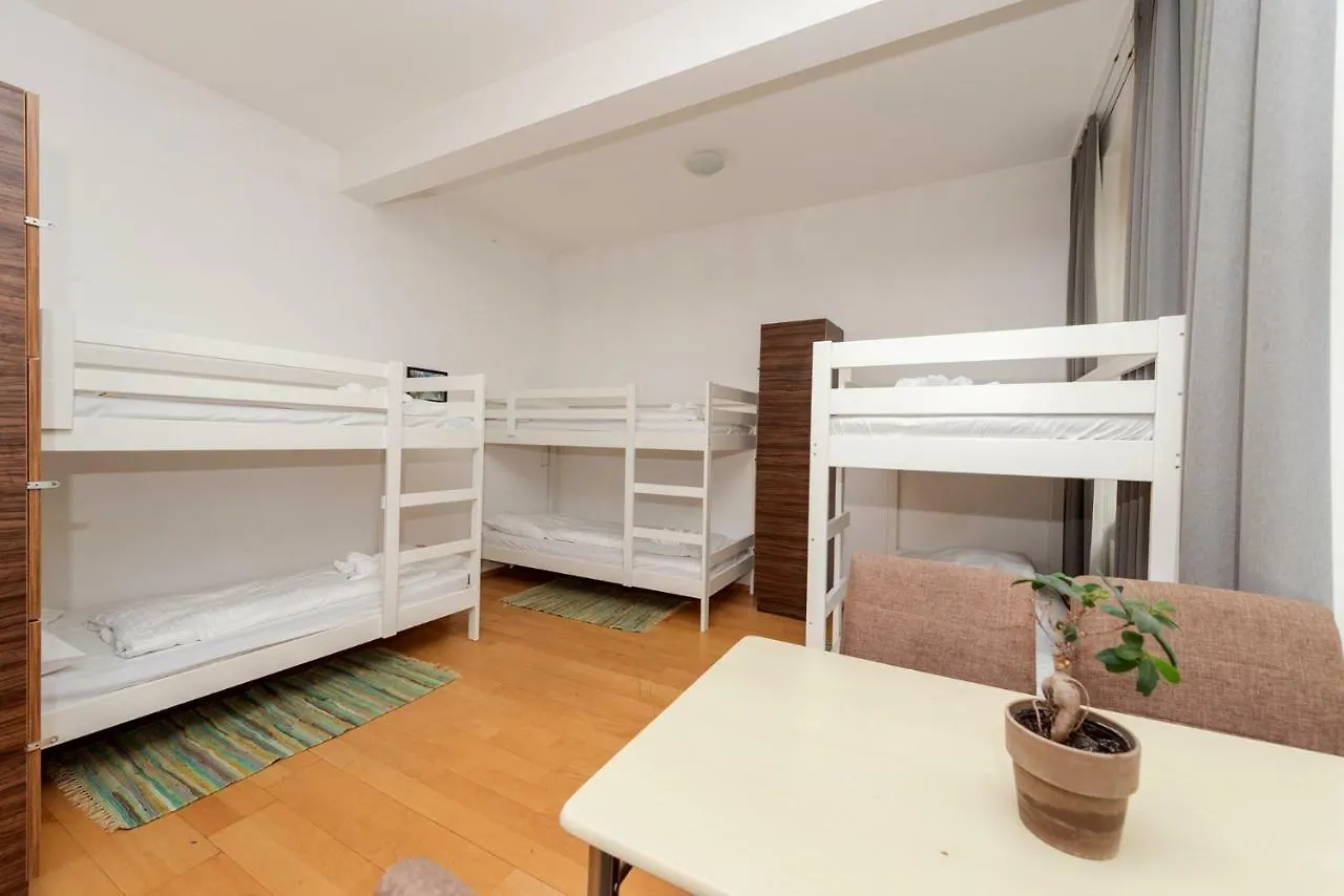 Gartl Apartments Wien Hostel