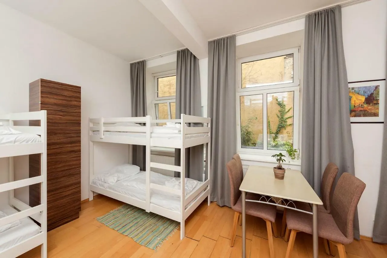 Gartl Apartments Wien 0*,